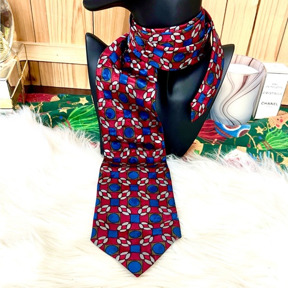 Christian Dior Vintage Monsieur necktie featuring a geometric pattern - Picture 6 of 8